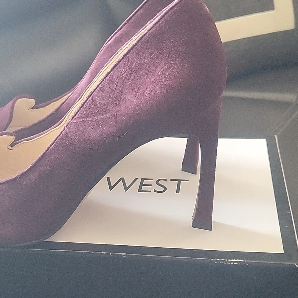 Nine West pumps - Picture 2 of 5